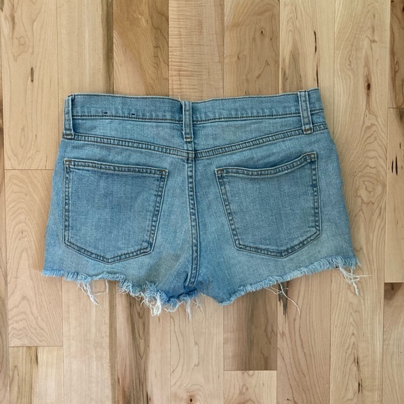 Gap light wash denim shorts - Picture 2 of 3